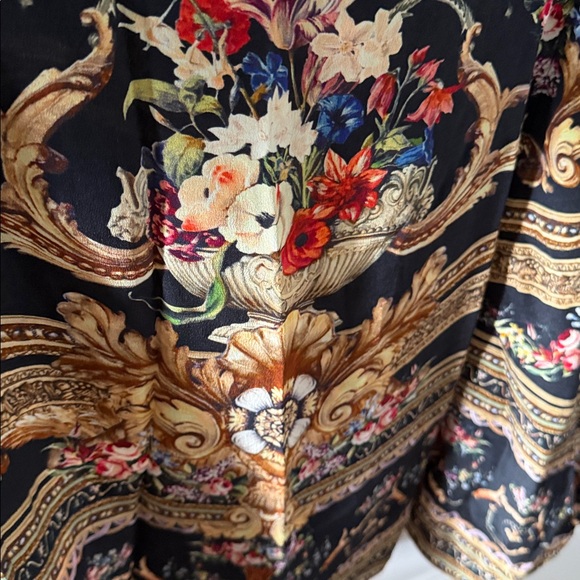 Camilla Friend In Flora Raglan Sleeve Silk - Picture 10 of 15